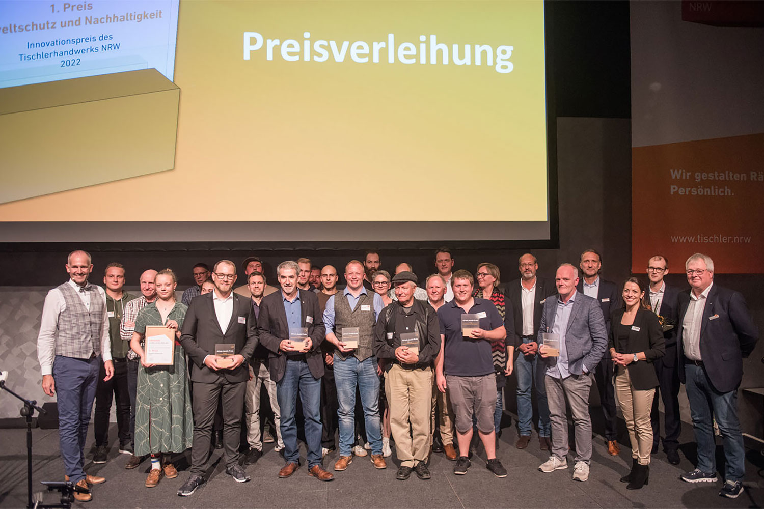 Alfred-Jacobi-Preis 2022: Platz 2 für Tischlerei Fuhrmann aus Marienmünster  für „Nachhaltigkeit und Umweltschutz“ - Kreishandwerkerschaft Höxter-Warburg